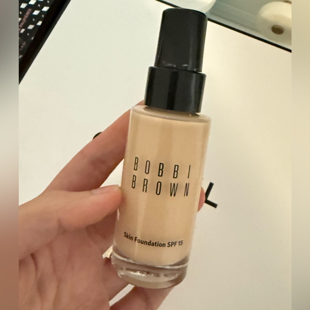 Bobbi Brown Skin Foundation SPF 15 - Natural Beige